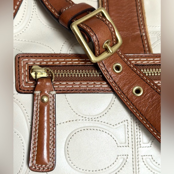 Coach Hampton Hobo EUC - Picture 11 of 15